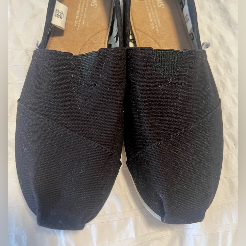 Toms Alpargata Black Canvas Slip-On Shoes with Printed Lining NWOT - Picture 3 of 9